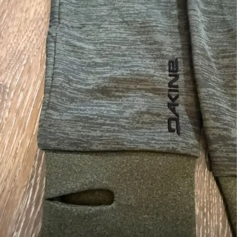 Dakine medium men’s Crewneck Sweatshirt